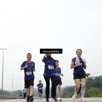 Runner Photo 7423099