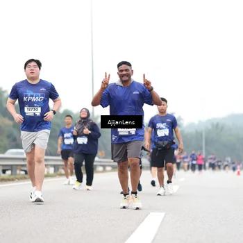 Runner Photo 7423681