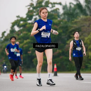 Runner Photo 7423941