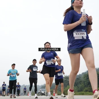 Runner Photo 7423942