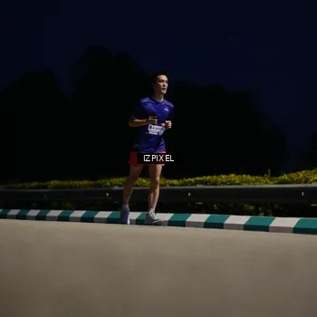 Runner Photo 7423947