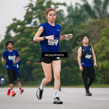 Runner Photo 7423953
