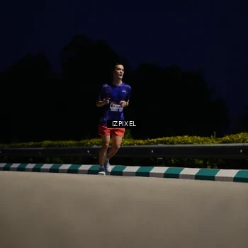 Runner Photo 7423960