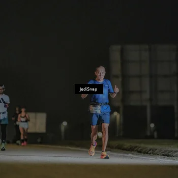 Runner Photo 7424300