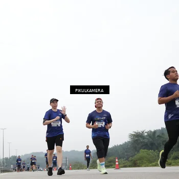 Runner Photo 7424708