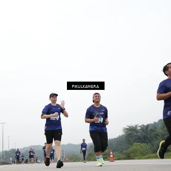 Runner Photo 7424764