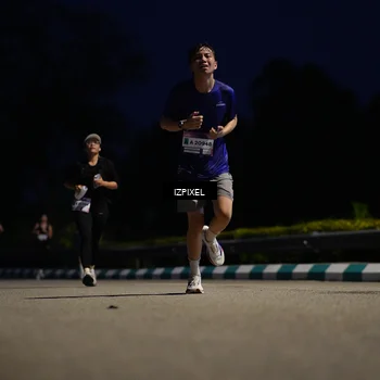 Runner Photo 7424812
