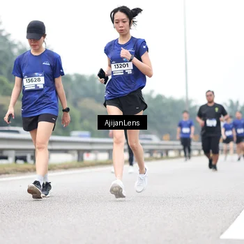 Runner Photo 7425729