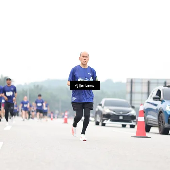 Runner Photo 7425769
