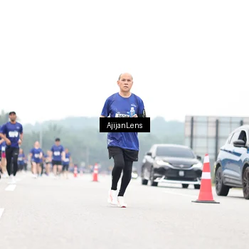 Runner Photo 7425835