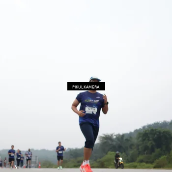 Runner Photo 7425879