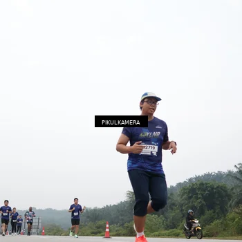Runner Photo 7425933