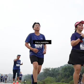 Runner Photo 7425940