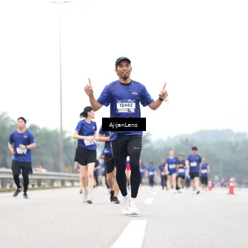 Runner Photo 7425943