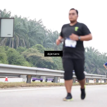 Runner Photo 7425944