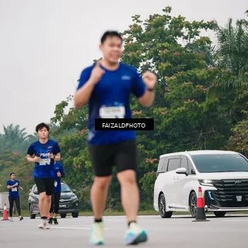 Runner Photo 7425947