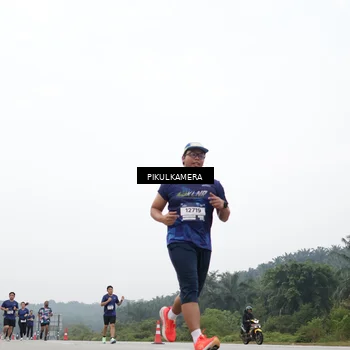 Runner Photo 7425951