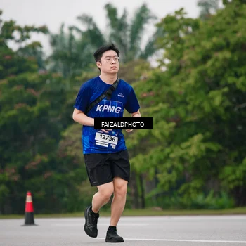 Runner Photo 7426100
