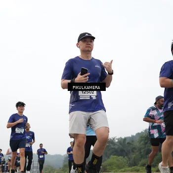 Runner Photo 7426645