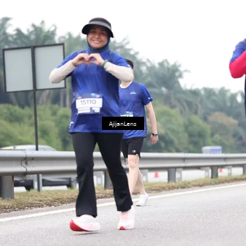 Runner Photo 7426681