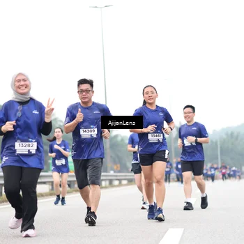 Runner Photo 7427001