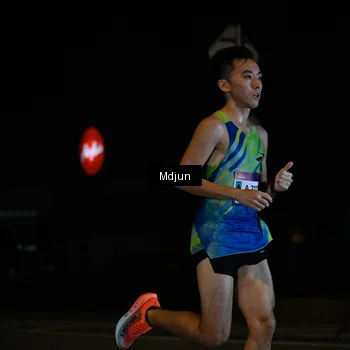 Runner Photo 7427002