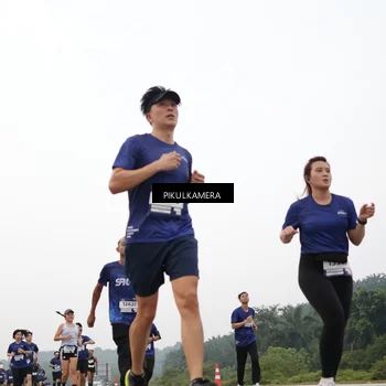 Runner Photo 7427004