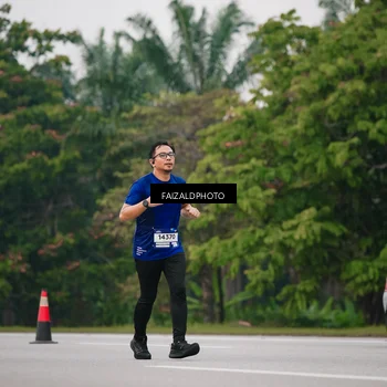 Runner Photo 7427005
