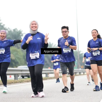 Runner Photo 7427011