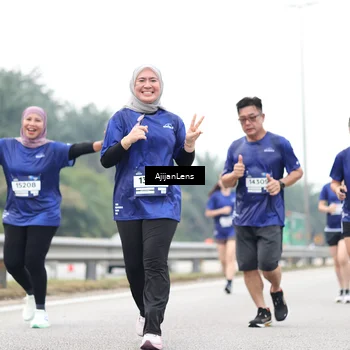 Runner Photo 7427012