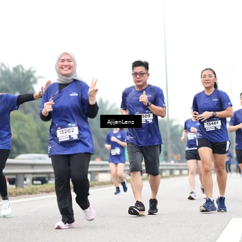 Runner Photo 7427014