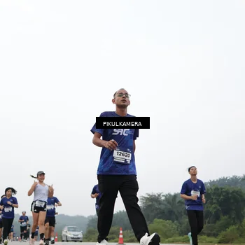 Runner Photo 7427145