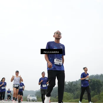 Runner Photo 7427206