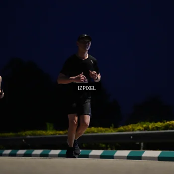 Runner Photo 7427861