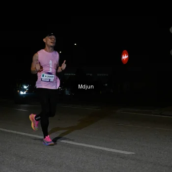 Runner Photo 7428001