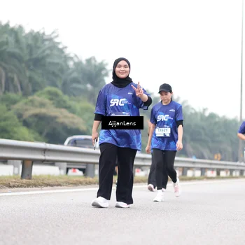 Runner Photo 7428038