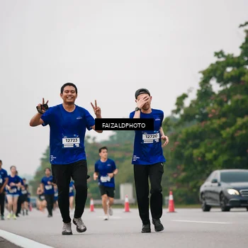 Runner Photo 7428053