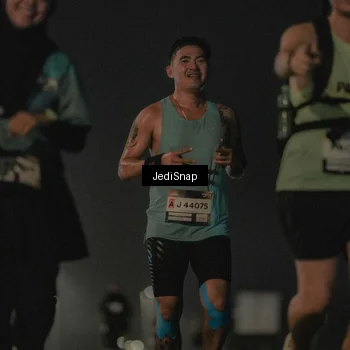 Runner Photo 7428080