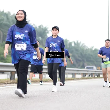 Runner Photo 7428103