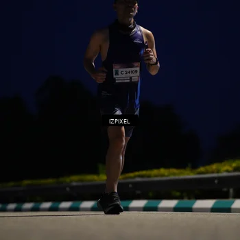 Runner Photo 7428176