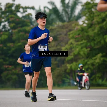 Runner Photo 7428359