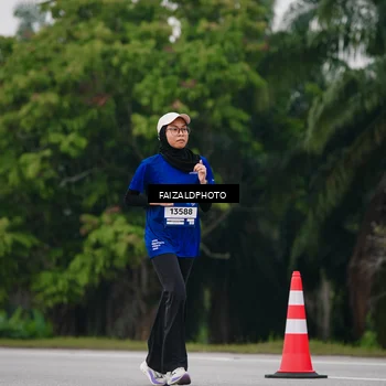 Runner Photo 7428400
