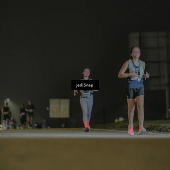 Runner Photo 7428666