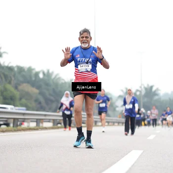 Runner Photo 7428899