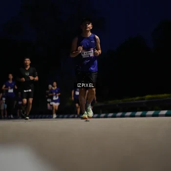 Runner Photo 7428915