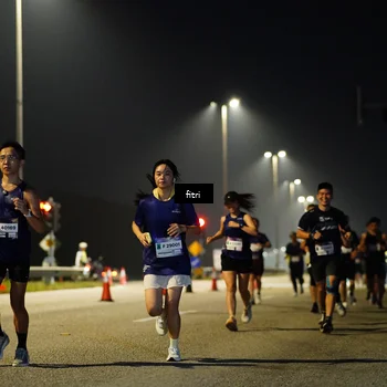 Runner Photo 7429100