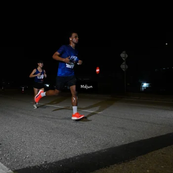 Runner Photo 7429105