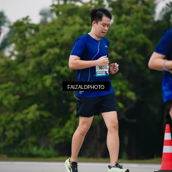 Runner Photo 7429106
