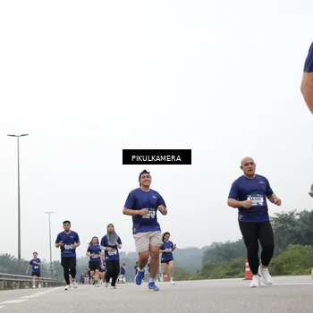 Runner Photo 7429518