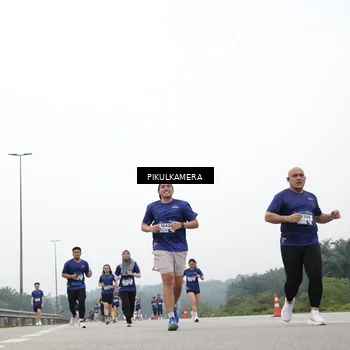 Runner Photo 7429645